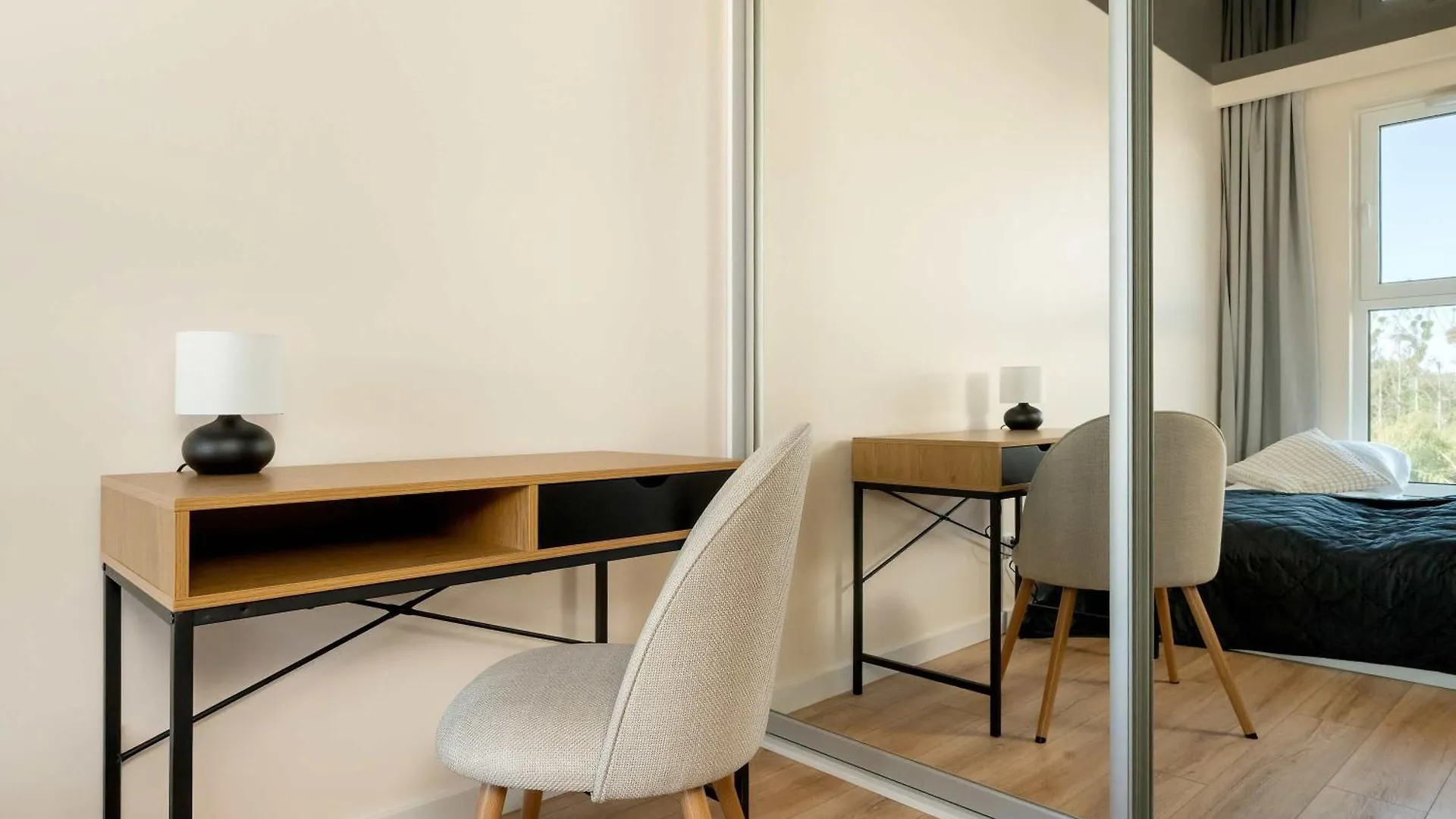 Elegant & Modern Apartments With Water View By Noclegi Renters Gdansk Poland