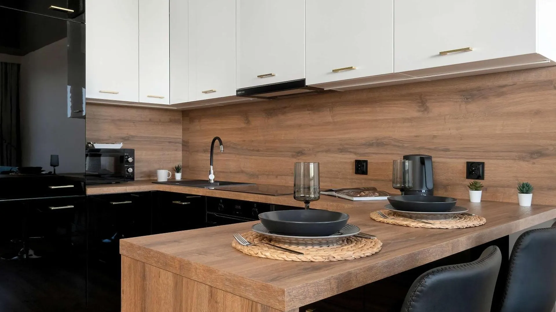 Elegant & Modern Apartments With Water View By Noclegi Renters Gdansk