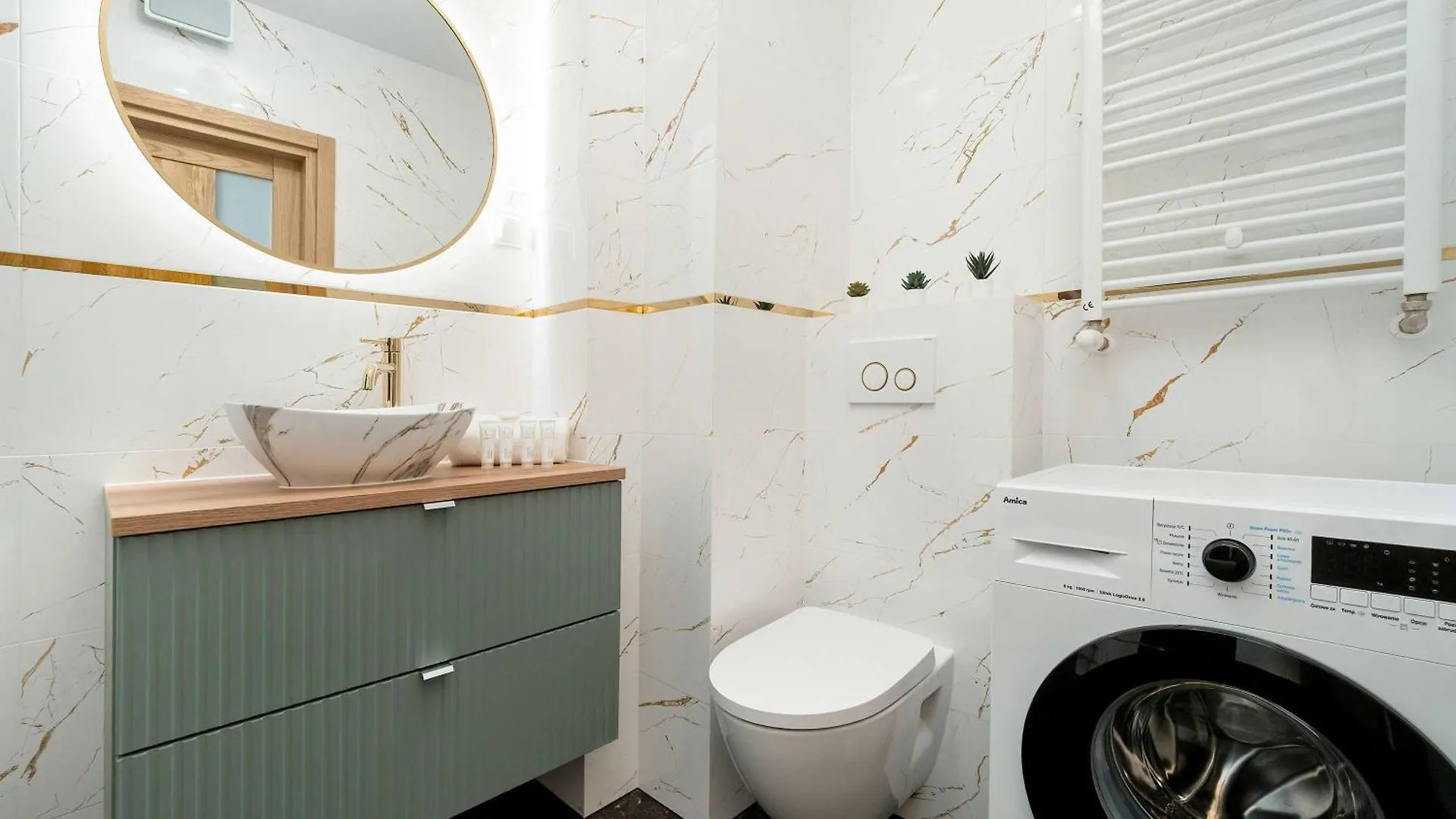 Elegant & Modern Apartments With Water View By Noclegi Renters Gdansk Poland