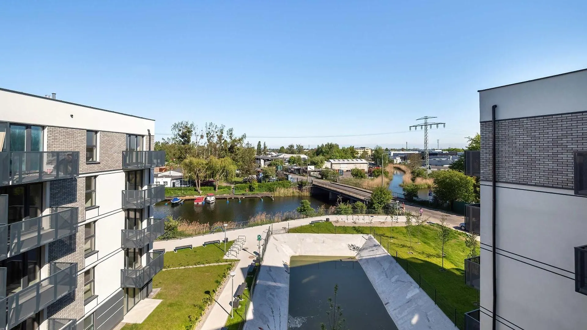 Elegant & Modern Apartments With Water View By Noclegi Renters Gdansk Poland