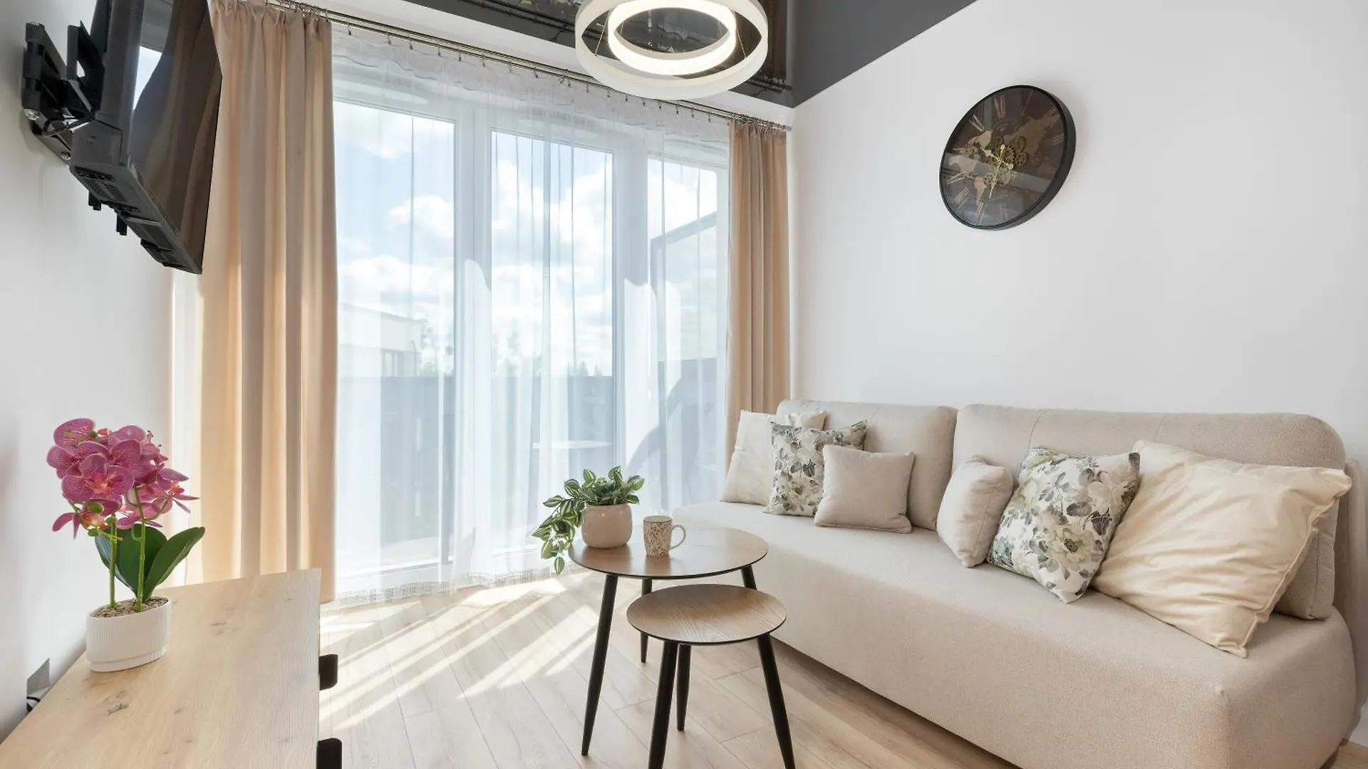 Elegant & Modern Apartments With Water View By Noclegi Renters Gdansk Poland